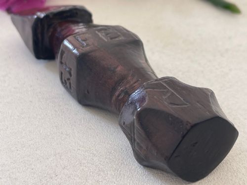 AN ANTIQUE TREEN SAILORS RUBBER - ADDITIONAL PHOTO 2