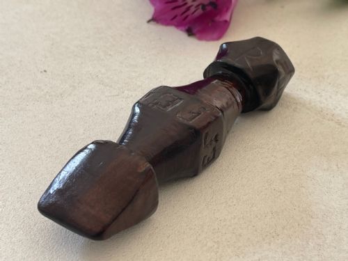 AN ANTIQUE TREEN SAILORS RUBBER - ADDITIONAL PHOTO 3