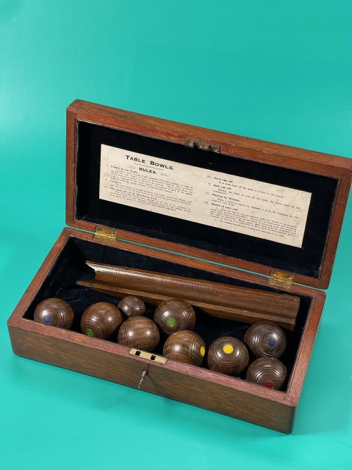 ANTIQUE TREEN TABLE BOWLS MAHOGANY BOXED WITH CHUTE COMPLETE SET OF BOWLS KEY - ADDITIONAL PHOTO 3