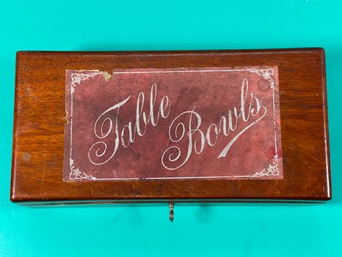 ANTIQUE TREEN TABLE BOWLS MAHOGANY BOXED WITH CHUTE COMPLETE SET OF BOWLS KEY - ADDITIONAL PHOTO 4