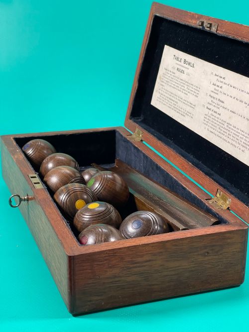 ANTIQUE TREEN TABLE BOWLS MAHOGANY BOXED WITH CHUTE COMPLETE SET OF BOWLS KEY - ADDITIONAL PHOTO 5