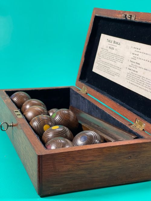 ANTIQUE TREEN TABLE BOWLS MAHOGANY BOXED WITH CHUTE COMPLETE SET OF BOWLS KEY - ADDITIONAL PHOTO 7
