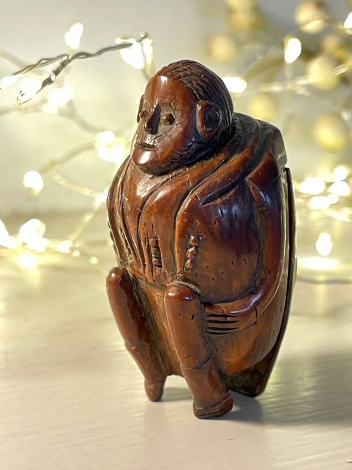 antique coquilla nut figural snuff box - CATEGORY: ANTIQUE BOXES - DATED GEORGIAN