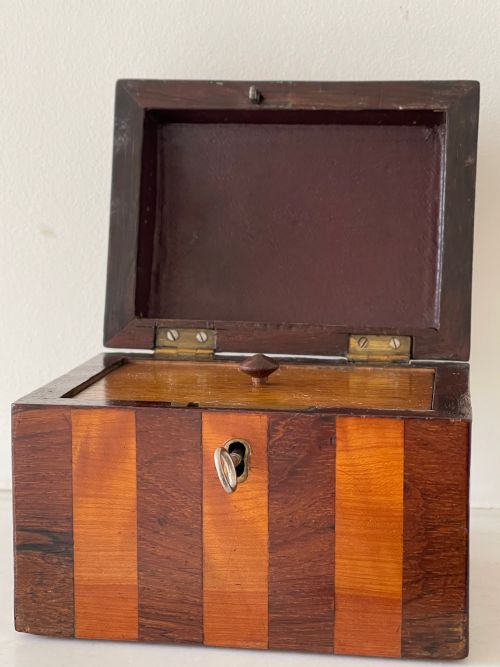 A GEORGIAN DOMED TOPPED TEA CADDY - ADDITIONAL PHOTO 1