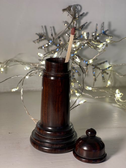 A GOOD SIZED ANTIQUE TREEN MATCH HOLDER LIGNUM VITAE - ADDITIONAL PHOTO 5