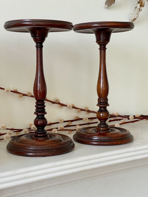 TWO LATE GEORGIAN MAHOGANY CANDLESTANDS - ADDITIONAL PHOTO 1