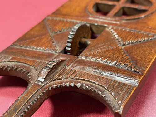 ANTIQUE TREEN WELSH LOVESPOON - ADDITIONAL PHOTO 3