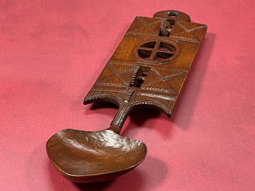 ANTIQUE TREEN WELSH LOVESPOON - ADDITIONAL PHOTO 6