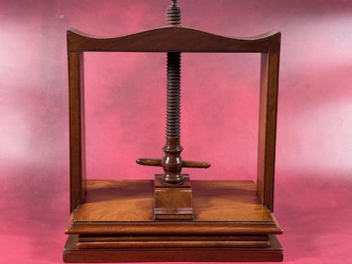 A FINE QUALITY MAHOGANY BOOK PRESS - ADDITIONAL PHOTO 4