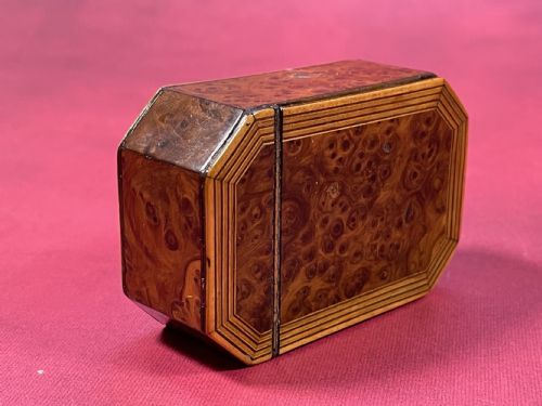 a georgian yew wood snuff box - CATEGORY: ANTIQUE BOXES - DATED GEORGIAN