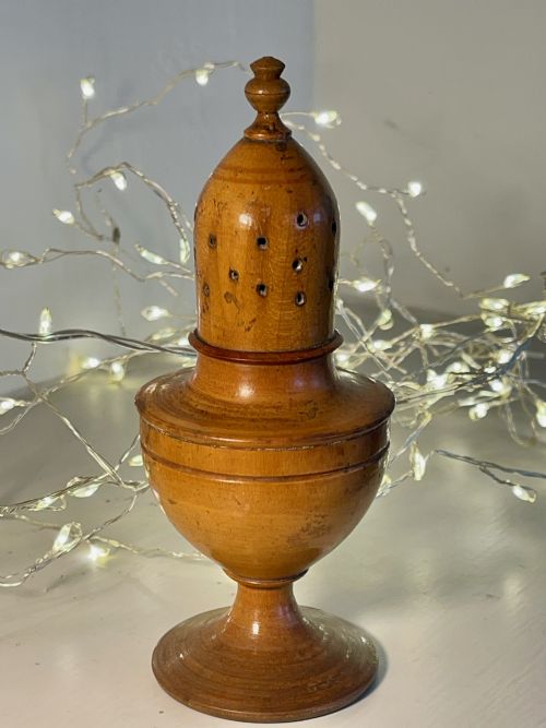 ANTIQUE TREEN SPICE MUFFINEER LINE DECORATION - ADDITIONAL PHOTO 2