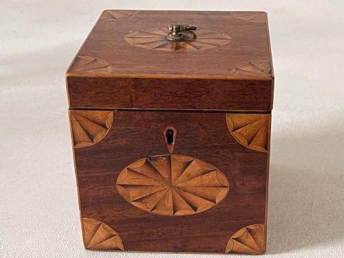 A GEORGIAN MAHOGANY INLAID TEA CADDY - ADDITIONAL PHOTO 4