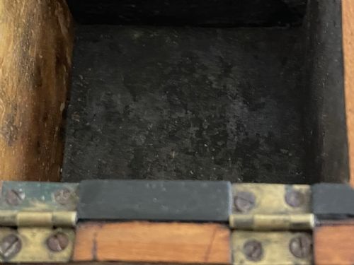 A GEORGIAN MAHOGANY INLAID TEA CADDY - ADDITIONAL PHOTO 9