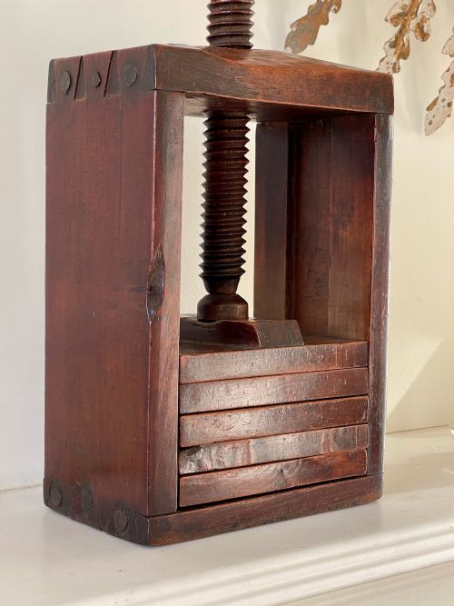 ANTIQUE TREEN PRESS FOR CARDS SMALL BOOKS POSTCARDS ETC - ADDITIONAL PHOTO 3