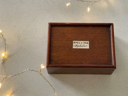 AN ANTIQUE ALPHABET SPELLING BOX OVER 80 BONE LETTERS - ADDITIONAL PHOTO 1