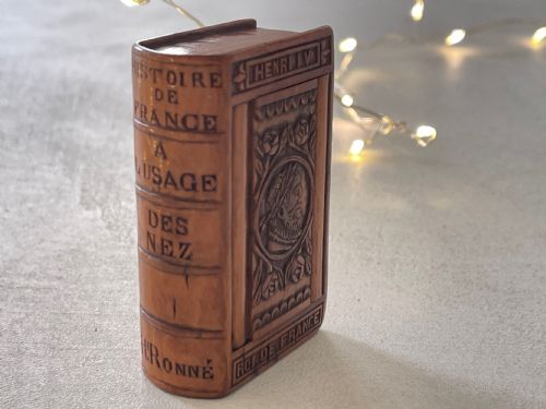 antique treen snuff book box - CATEGORY: ANTIQUE BOXES - DATED 19TH CENTURY