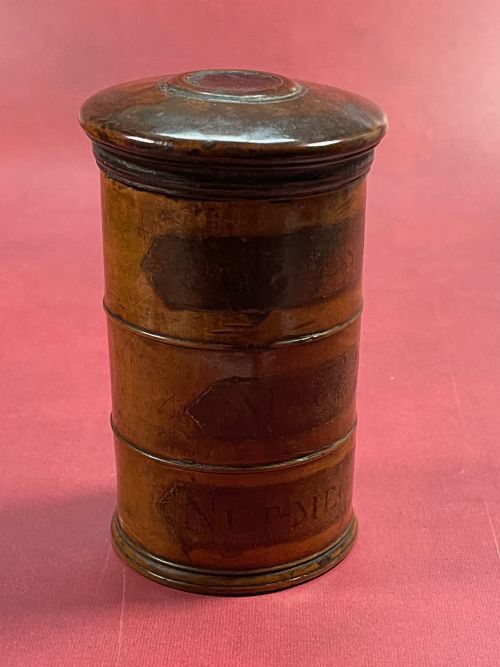 AN ANTIQUE TREEN THREE TIER SPICE TOWER WONDERFUL PATINATION - ADDITIONAL PHOTO 6