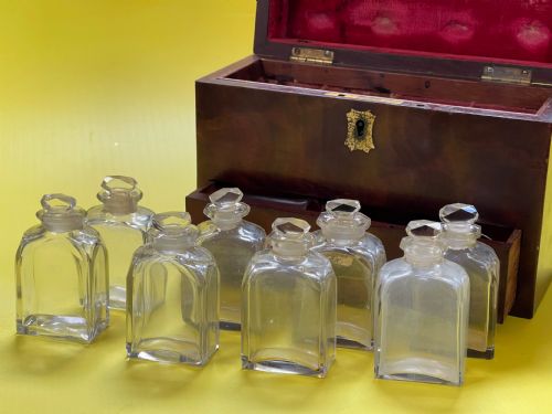 A LOVELY FLAME MAHOGANY APOTHECARY CASE WITH CONTENTS - ADDITIONAL PHOTO 1