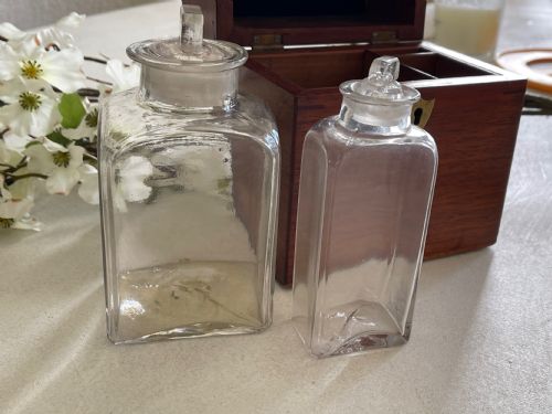A SMALL C19TH MAHOGANY DOMESTIC APOTHECARY OR MEDICAL BOX - ADDITIONAL PHOTO 1