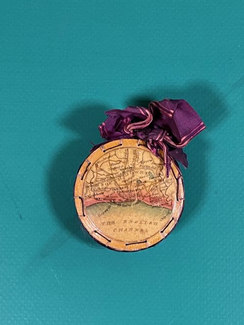 AN EARLY TUNBRIDGE WARE WHITEWOOD PIN WHEEL PIN CUSHION WITH COASTLINE MAP - ADDITIONAL PHOTO 5