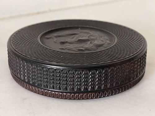 AN ANTIQUE SNUFF BOX EBONY ENGINE TURNED HAYDN SHAKESPEARE - ADDITIONAL PHOTO 2