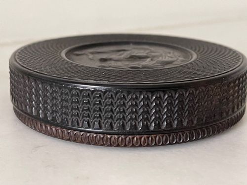 AN ANTIQUE SNUFF BOX EBONY ENGINE TURNED HAYDN SHAKESPEARE - ADDITIONAL PHOTO 6