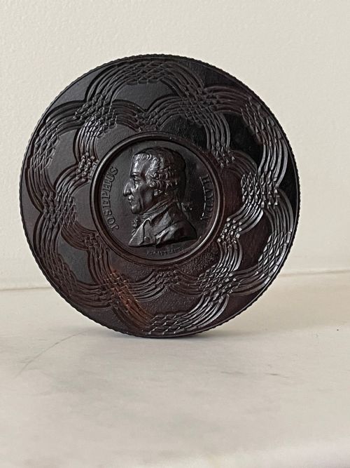 AN ANTIQUE SNUFF BOX EBONY ENGINE TURNED HAYDN SHAKESPEARE - ADDITIONAL PHOTO 7