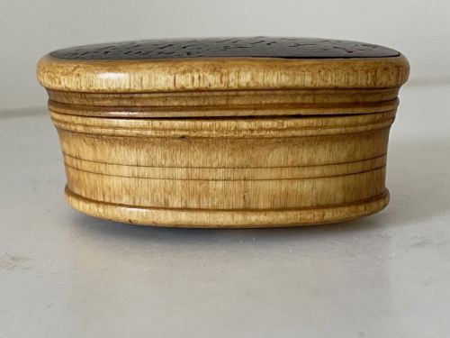 AN ANTIQUE WELSH SNUFF BOX HORN WOOD DATED NAME AND PLACE - ADDITIONAL PHOTO 1