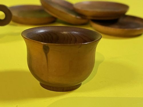 AN ANTIQUE CEDAR WOOD MINIATURE TEA SET - ADDITIONAL PHOTO 2