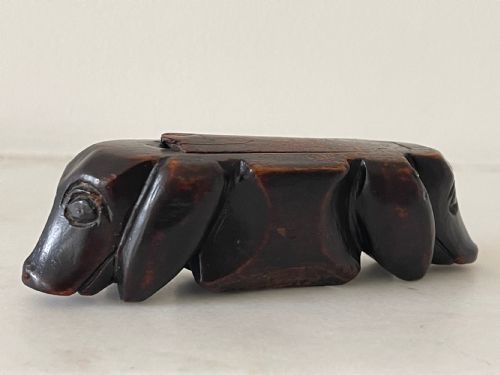 antique walnut dog snuff box - CATEGORY: ANTIQUE BOXES - DATED 19TH CENTURY