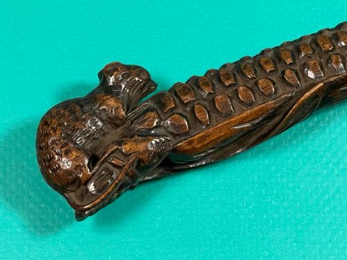 ANTIQUE TREEN CARVED PAPER KNIFE SHREW AND CORN - ADDITIONAL PHOTO 4