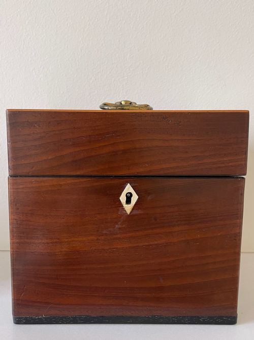 a small englishgeorgian domestic medicine chest - CATEGORY: ANTIQUE GLASS - DATED GEORGIAN
