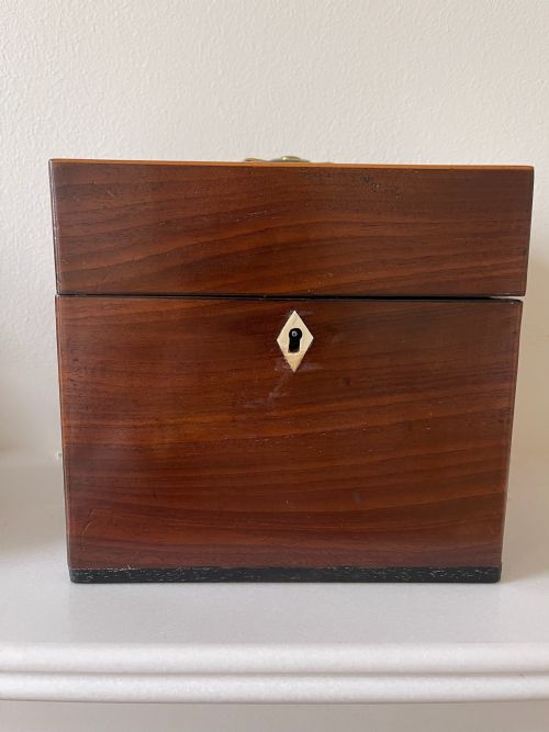 A SMALL ENGLISHGEORGIAN DOMESTIC MEDICINE CHEST - ADDITIONAL PHOTO 10