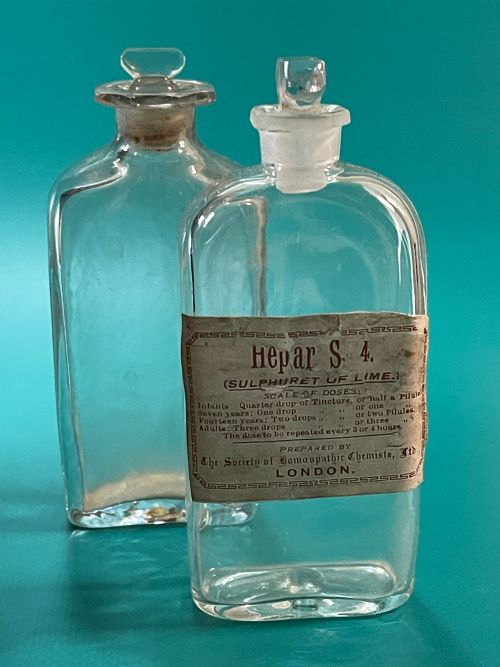 A SMALL ENGLISHGEORGIAN DOMESTIC MEDICINE CHEST - ADDITIONAL PHOTO 14
