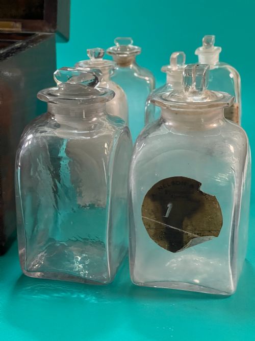 A SMALL ENGLISHGEORGIAN DOMESTIC MEDICINE CHEST - ADDITIONAL PHOTO 17