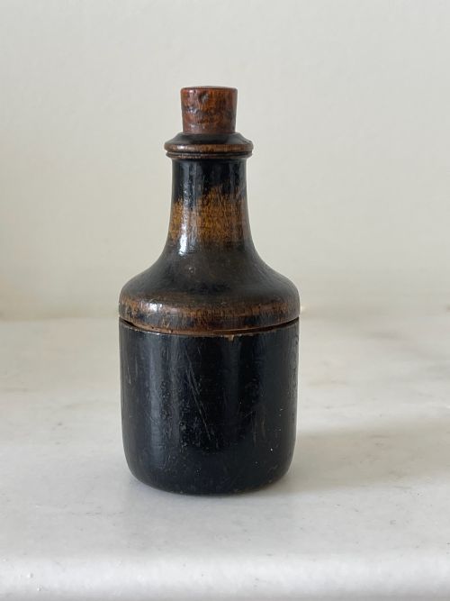 anearly 19th century painted sycamore nutmeg grater - CATEGORY: ANTIQUE MISCELLANEOUS - DATED 19TH CENTURY