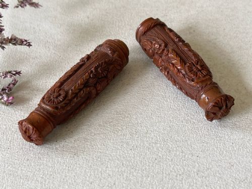 antique treen carved coquilla nut needle case - CATEGORY: ANTIQUE MISCELLANEOUS - DATED 19TH CENTURY