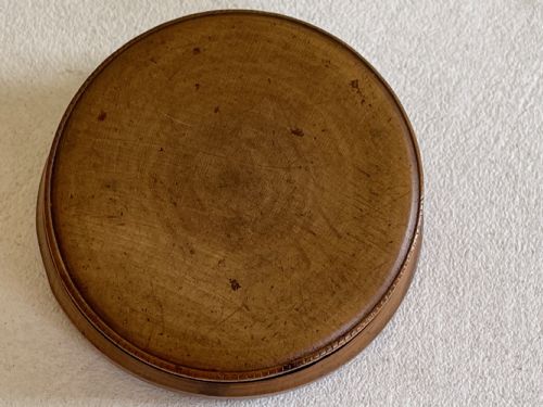 ANTIQUE TREEN MISERS SNUFF BOX ST GEORGE - ADDITIONAL PHOTO 3