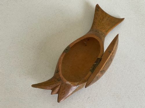 ANTIQUE FISH SHAPED SNUFF BOX - ADDITIONAL PHOTO 4