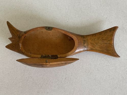 ANTIQUE FISH SHAPED SNUFF BOX - ADDITIONAL PHOTO 5
