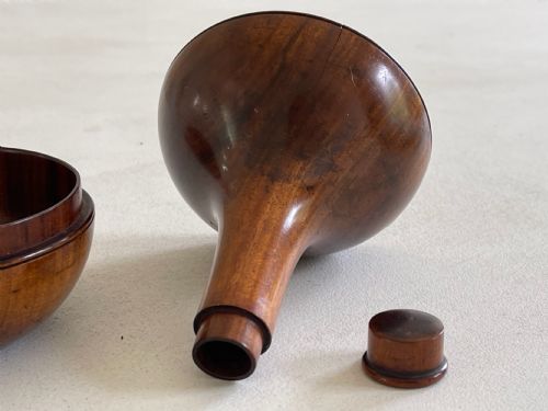 ANTIQUE ROSEWOOD NOVELTY BOX IN THE SHAPE OF A DECANTER - ADDITIONAL PHOTO 2