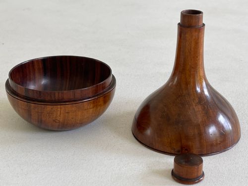 ANTIQUE ROSEWOOD NOVELTY BOX IN THE SHAPE OF A DECANTER - ADDITIONAL PHOTO 3