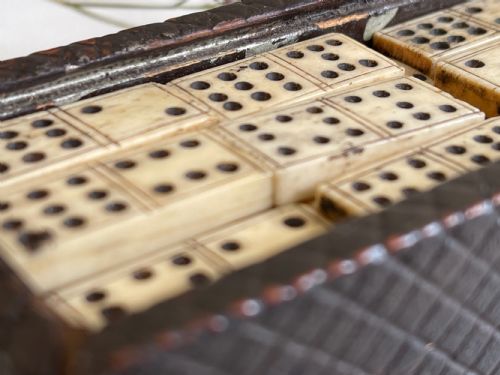 A LOVELY GEORGIAN DOMINO BOX - ADDITIONAL PHOTO 2
