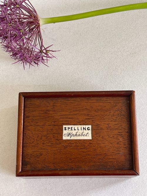 AN ANTIQUE ALPHABET SPELLING BOX - ADDITIONAL PHOTO 3