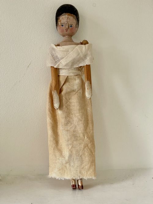AN EARLY 1900S GRODNERTAL DOLL NEAT PROPORTIONS - ADDITIONAL PHOTO 2