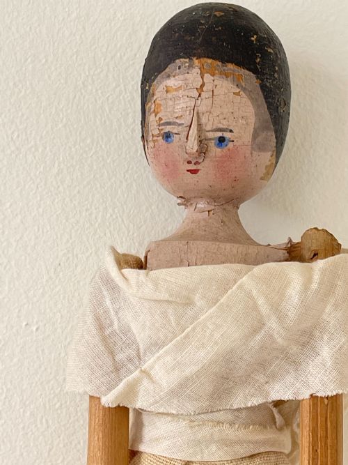 AN EARLY 1900S GRODNERTAL DOLL NEAT PROPORTIONS - ADDITIONAL PHOTO 3