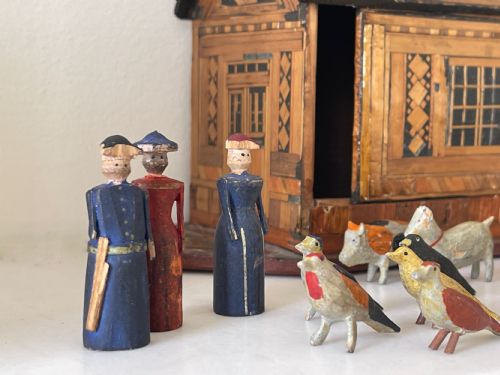ANTIQUE STRAW WORK NOAHS ARK WITH ANIMALS BIRDS AND FIGURES - ADDITIONAL PHOTO 6
