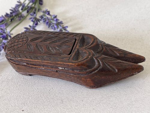 AN ANTIQUE DOUBLE SNUFF SHOE - ADDITIONAL PHOTO 5