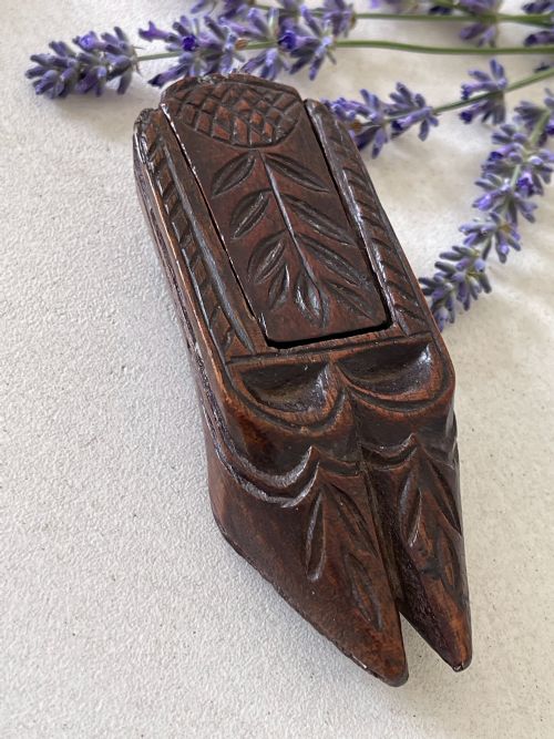 AN ANTIQUE DOUBLE SNUFF SHOE - ADDITIONAL PHOTO 6