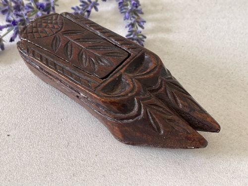AN ANTIQUE DOUBLE SNUFF SHOE - ADDITIONAL PHOTO 8